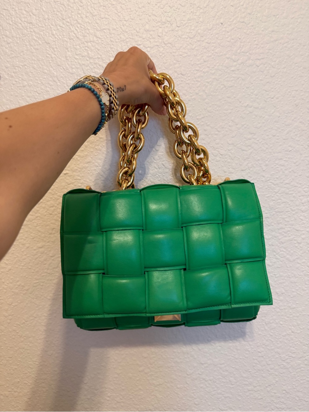 Bottega Veneta Green Padded Leather Shoulder Bag with Gold Chain - Picture 2 of 2